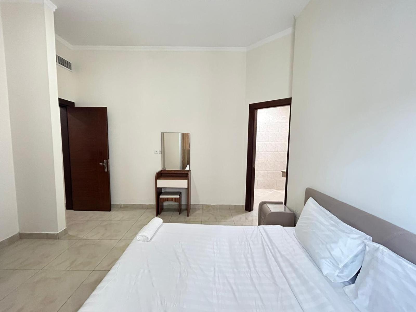 Al Hayat Suites Apartment Manama Exterior photo