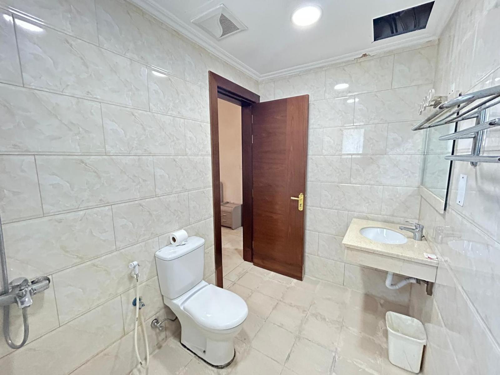 Al Hayat Suites Apartment Manama Exterior photo