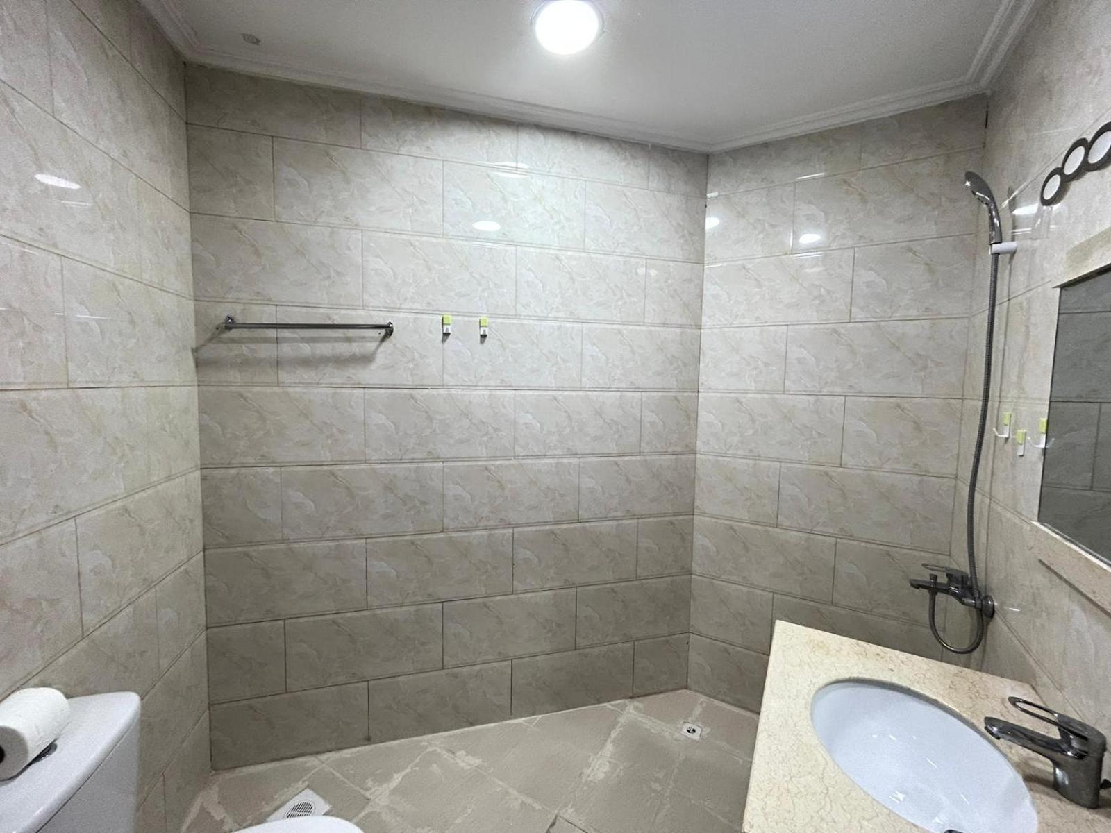 Al Hayat Suites Apartment Manama Exterior photo