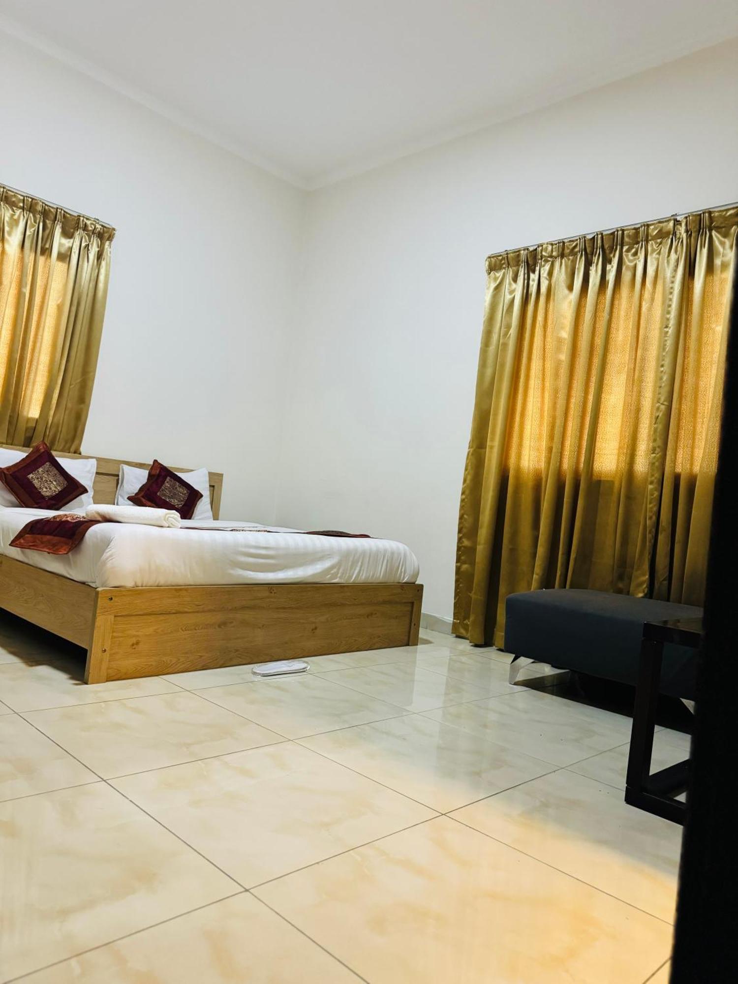 Al Hayat Suites Apartment Manama Exterior photo