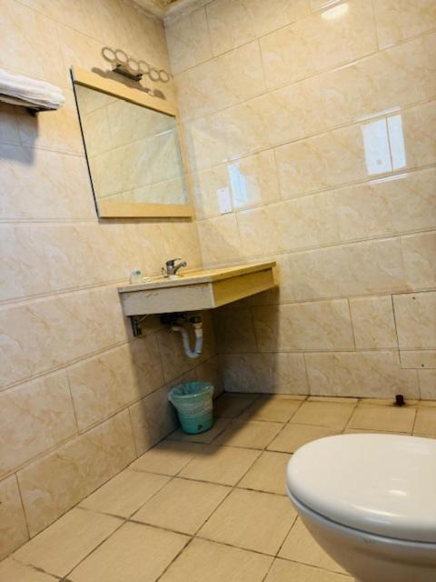 Al Hayat Suites Apartment Manama Exterior photo