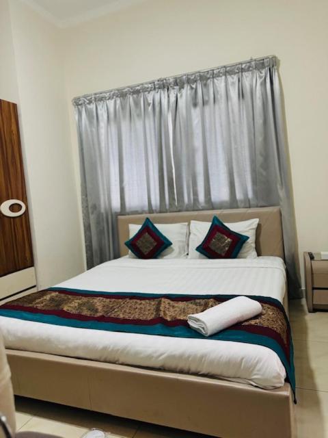 Al Hayat Suites Apartment Manama Exterior photo