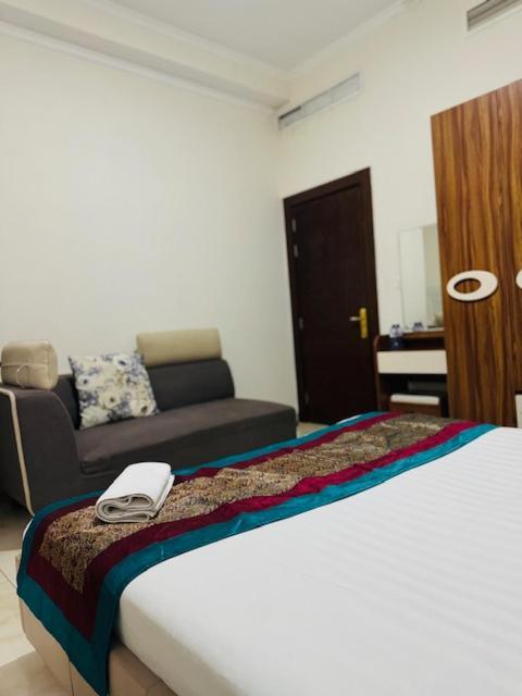 Al Hayat Suites Apartment Manama Exterior photo