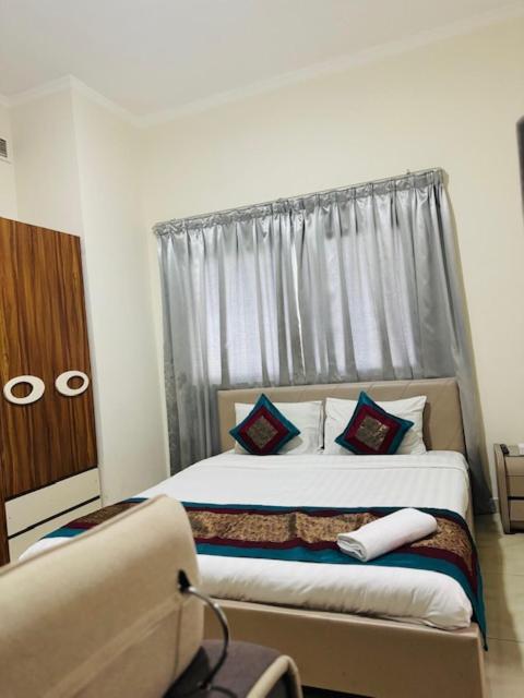 Al Hayat Suites Apartment Manama Exterior photo